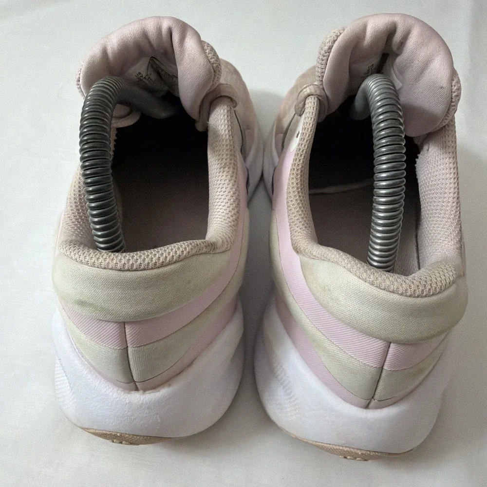 (GS) Nike Revolution 7 'Pink Foam‎ Black' US 6.5Y (FB7689-600) Or Women's Size 8